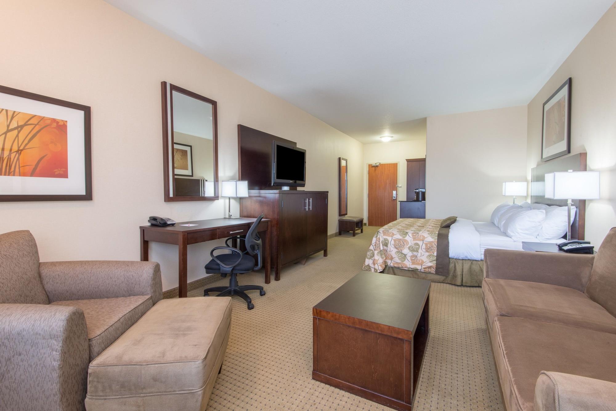 Ramada By Wyndham Lac La Biche Εξωτερικό φωτογραφία