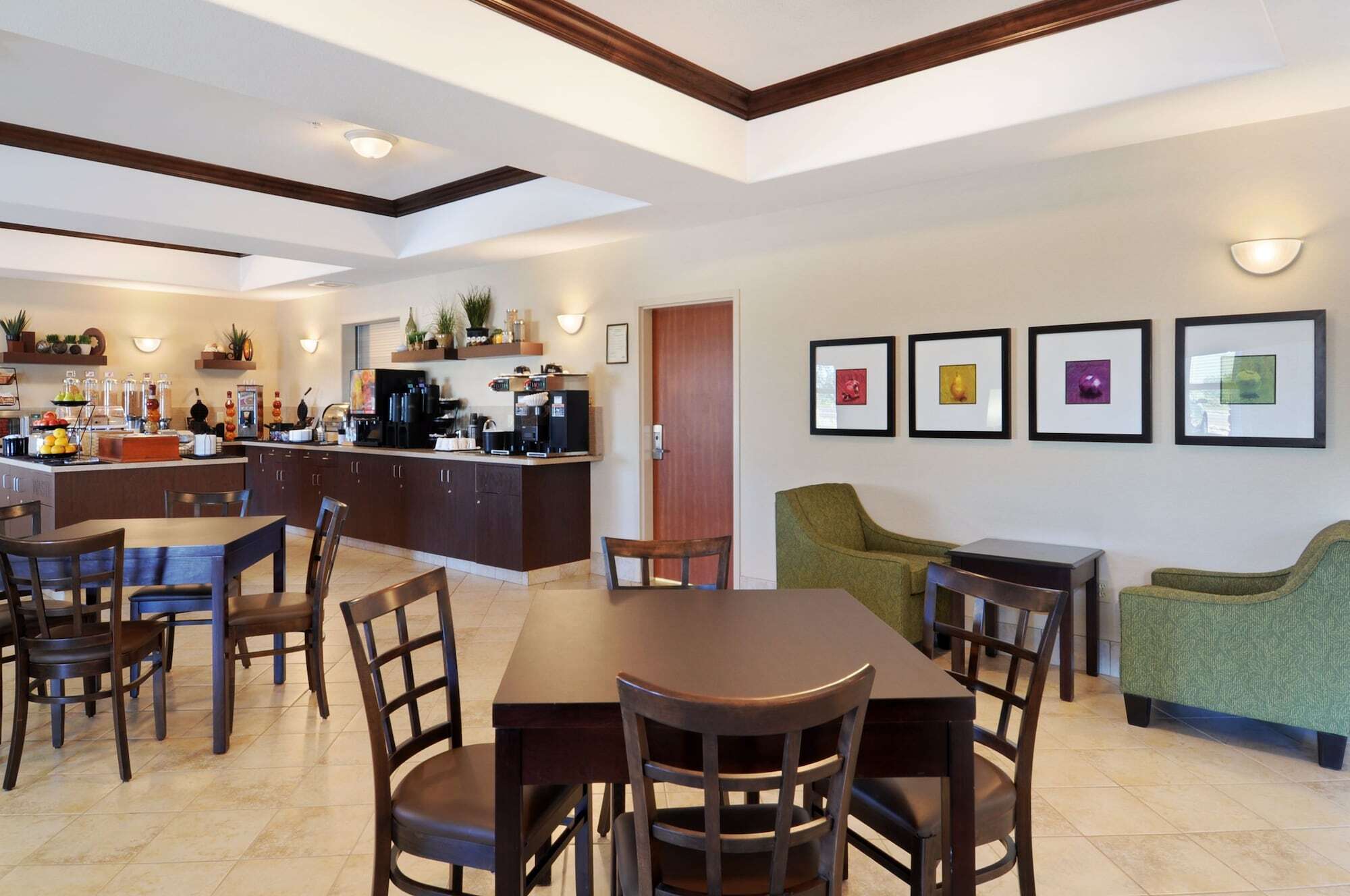 Ramada By Wyndham Lac La Biche Εξωτερικό φωτογραφία