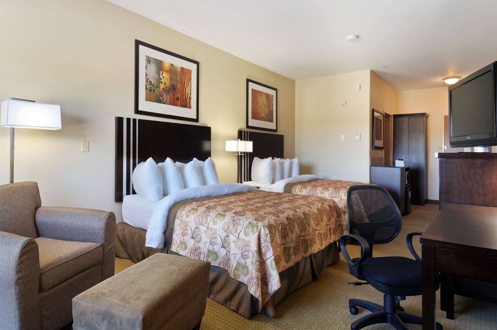 Ramada By Wyndham Lac La Biche Εξωτερικό φωτογραφία