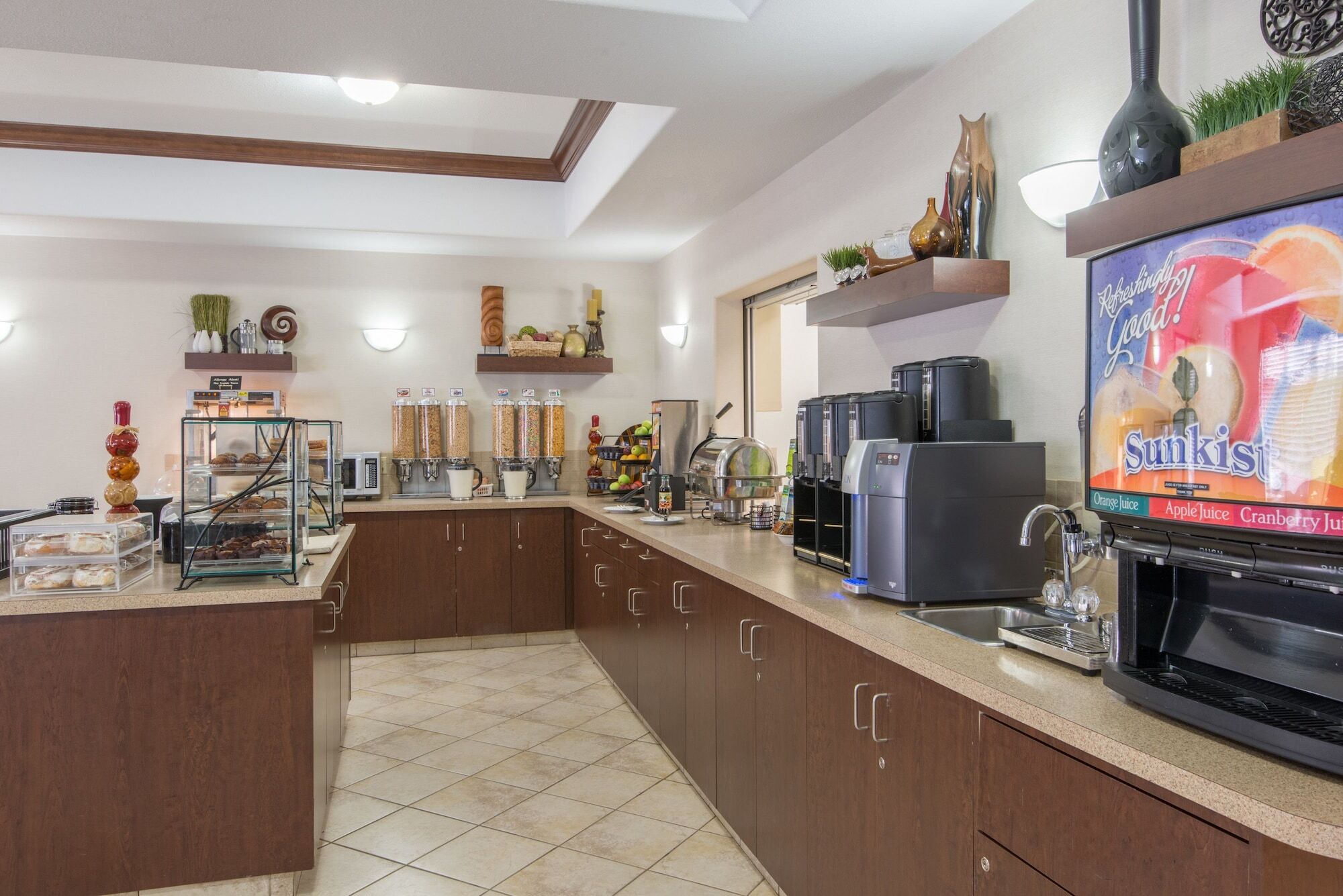 Ramada By Wyndham Lac La Biche Εξωτερικό φωτογραφία
